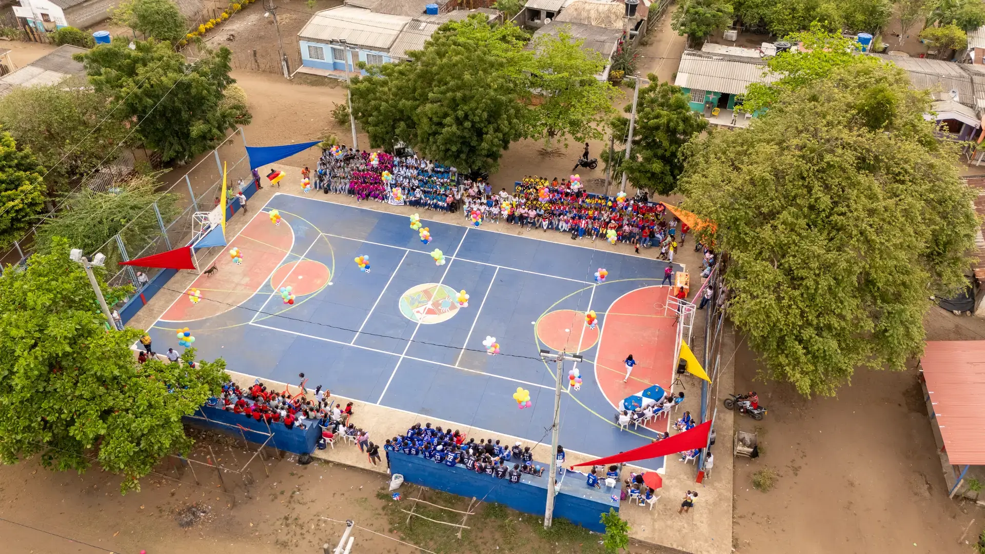 Vista aérea del entorno escolar de INEPLAVI